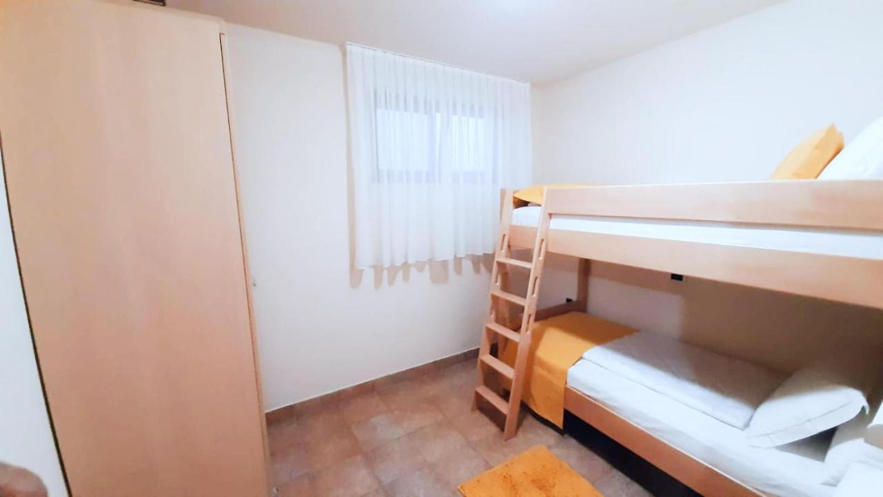 Relax Vila Kampel โคเปร์ ภายนอก รูปภาพ