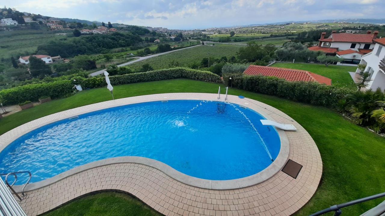 Relax Vila Kampel โคเปร์ ภายนอก รูปภาพ