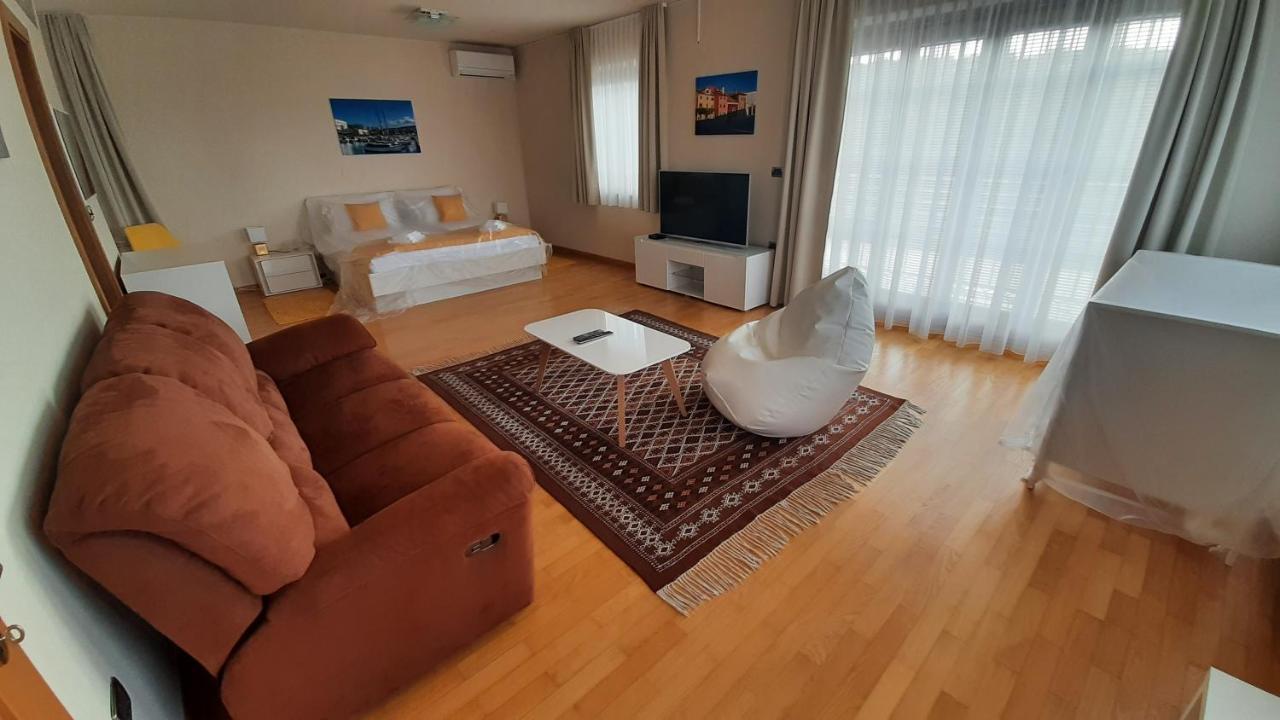 Relax Vila Kampel โคเปร์ ภายนอก รูปภาพ