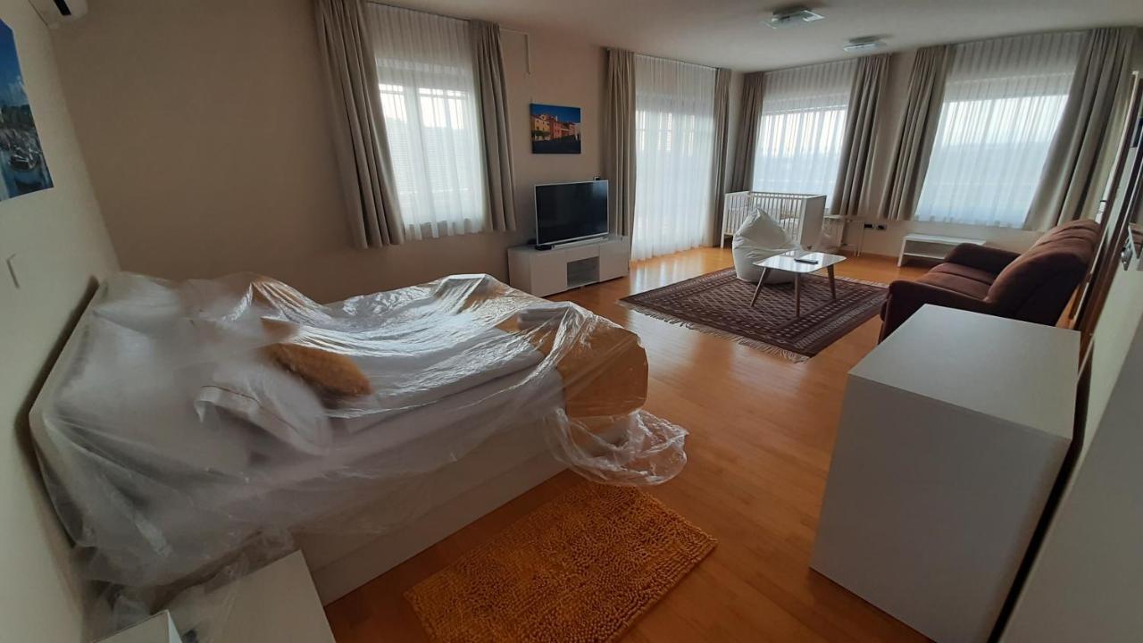 Relax Vila Kampel โคเปร์ ภายนอก รูปภาพ