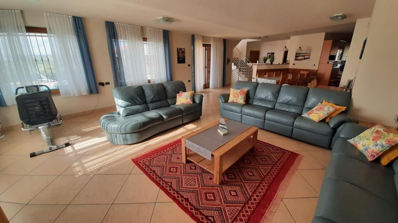 Relax Vila Kampel โคเปร์ ภายนอก รูปภาพ