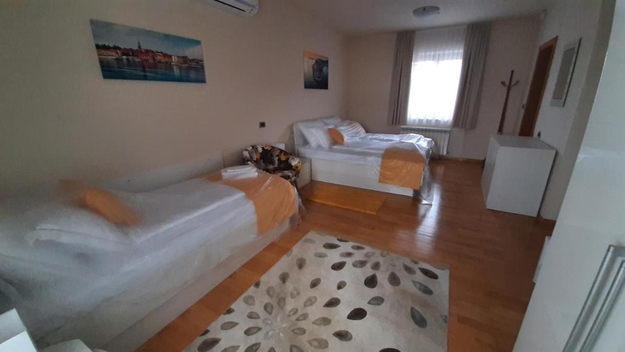 Relax Vila Kampel โคเปร์ ภายนอก รูปภาพ