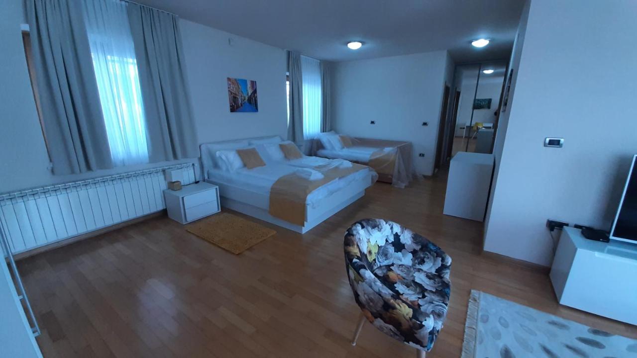 Relax Vila Kampel โคเปร์ ภายนอก รูปภาพ